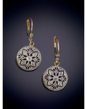 78-BELLOS PENDIENTES DE DIAMANTES TALLA ANTIGUA. Montura oro amarillo y frente en oro amarillo 18k.