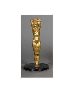 2111-Desnudo femenino"", escultura en bronce dorado sobre peana circular de mármol. Altura: 31 cms""