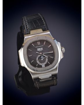 1004-PATEK PHILIPPE"" NAUTILUS. REF: 5726/1A-001 RELOJ DE PULSERA, TRIPLE CALENDARIO Y FASE LUNAR. CAJA EN ACERO, MOVIMIENTO Nº 7098343 CALIB