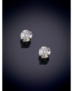 68-DORMILONAS DE BRILLANTES CALIDADAD EXTRA. Montura en oro blanco 18k. Peso total de brillantes : 0.30 ct aprox.