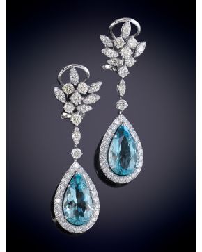 874-BELLOS PENDIENTES DE BRILLANTES Y AGUAMARINAS, DE GRAN CALIDAD, formado por dos bellas aguamarinas con un peso total de 8,42ct. aprox. P