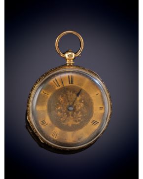 965-RELOJ DE BOLSILLO LEPINE. CAJA CINCELADA EN ORO AMARILLO DE 18K. MOVIMIENTO CUERDA LLAVE. Esfera dorada con numeración romana y agujas e