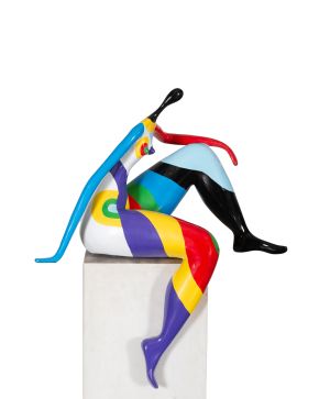 369-SIGUIENDO MODELOS DE NIKI DE SAINT PHALLE (Neuilly-sur-Seine, Francia1930-California 2002)  Figura femenina Escultura de resina pi