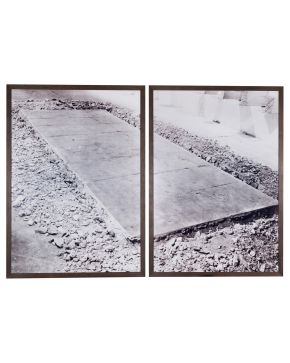 113-SANTIAGO SIERRA (Madrid 1966) Réctangulo de 100 x 400 cm. cortado sobre el suelo". 1993 Fotografía en impresión cromogénica sobre 