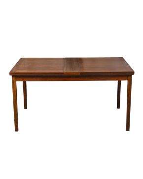 151-Mesa de comedor extensible Midcentury, Italia c. 1950 en madera de palosanto. Medidas: 72 x 138 x 90 cm