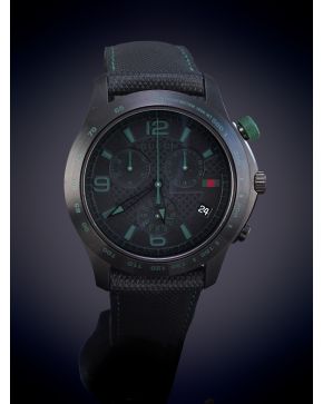 875-GUCCI"" RELOJ DE PULSERA Cronógrafo con caja en acero negro y pulsera con hebilla originales. Movimiento suiza de cua