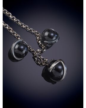 892- GUCCI "" PULSERA EN PLATA CON BOLAS DE ONIX.""