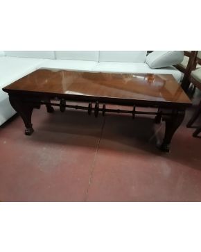 2471-Mesa de centro estilo Regency, según diseño de Ramón García Jurado.  Medidas: 46, 7 x 60 x 129 cm. 