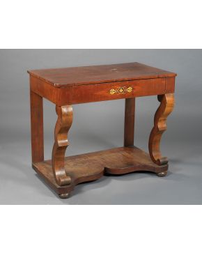 2297-Consola isabelina en madera de caoba con líneas muy estilizadas derivadas del Imperio, cajón en cintura y sencilla 