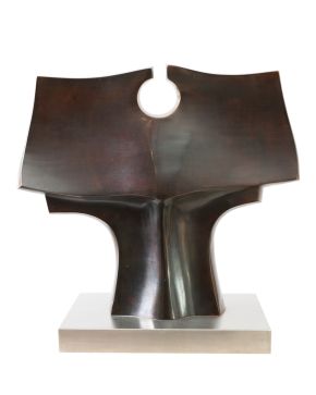 243-JOSÉ LUIS SÁNCHEZ (Almansa 1926-Pozuelo de Alarcón 2018) Deidad"". 1982 Bronce sobre base de acero Firmado 