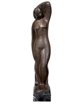 76-JOSÉ PLANES (Espinardo, Murcia 1891-1974) Figura femenina"" Bronce sobre peana  Firmada Medidas: 91,5 x 16